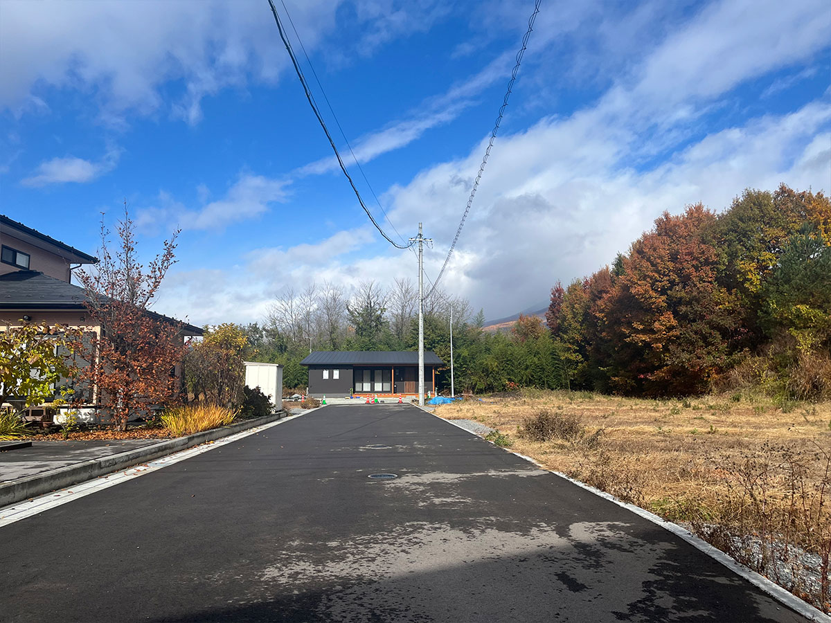 西軽井沢　浅間山ビューの建築条件付き分譲地