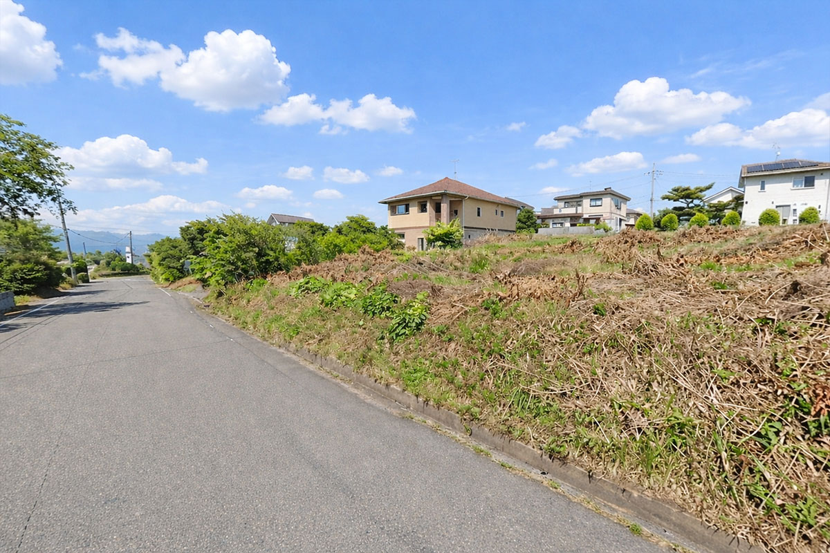 西軽井沢　陽当たり抜群　御影用水も徒歩圏