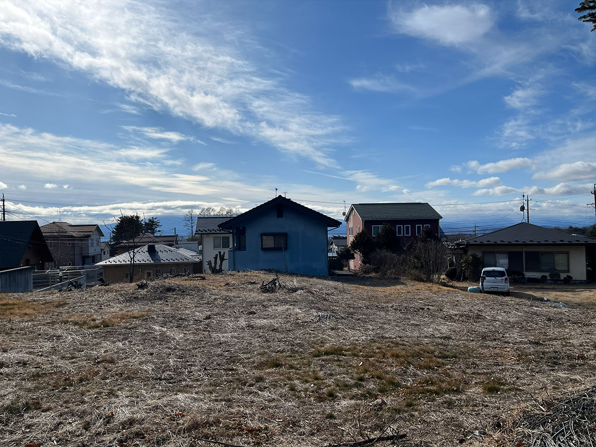 西軽井沢　旧中山道近くの陽当たり良い区画