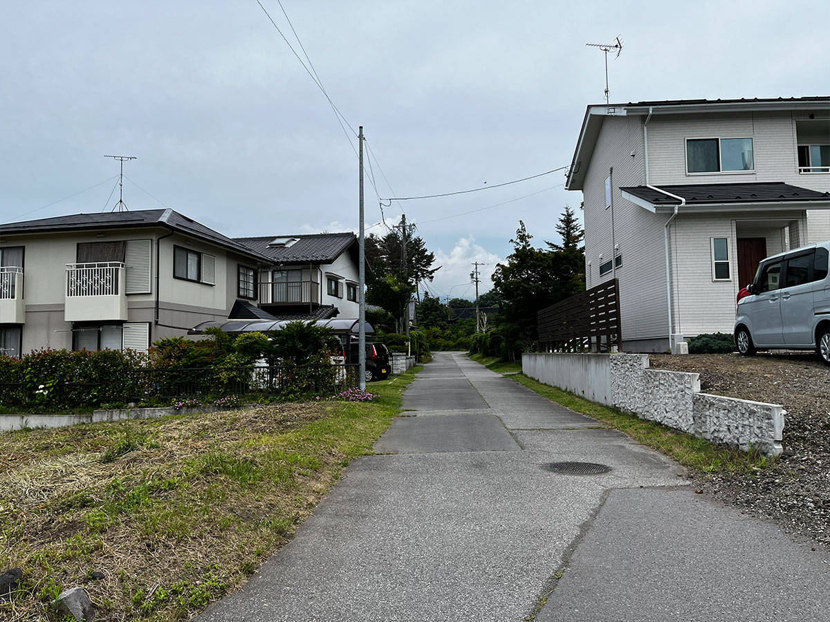 向原 余白のある96坪角地