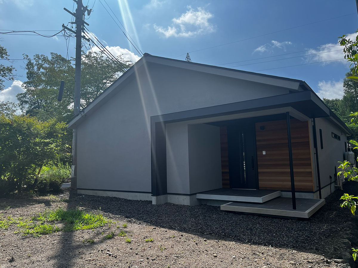楓ケ丘　中庭に集う、遊び心のある新築住宅！