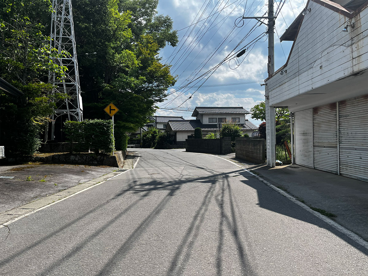 保護中: 草越　集落のど真ん中の元商店！